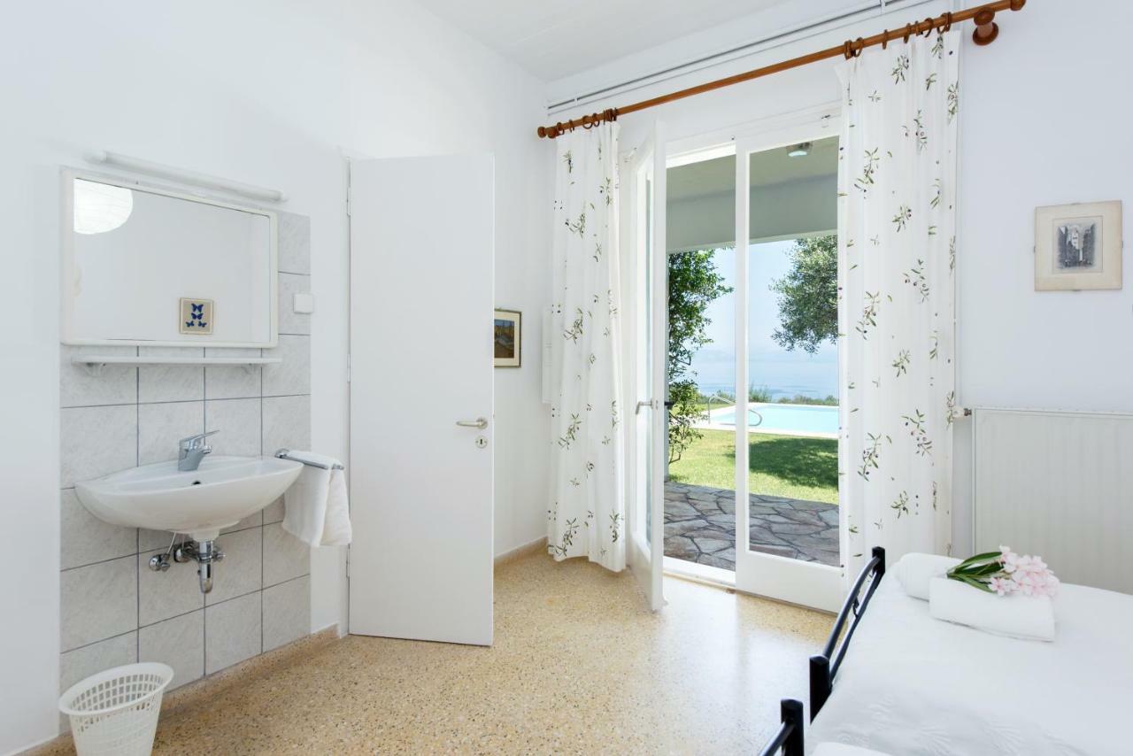 Villa Aquila Perama  Buitenkant foto