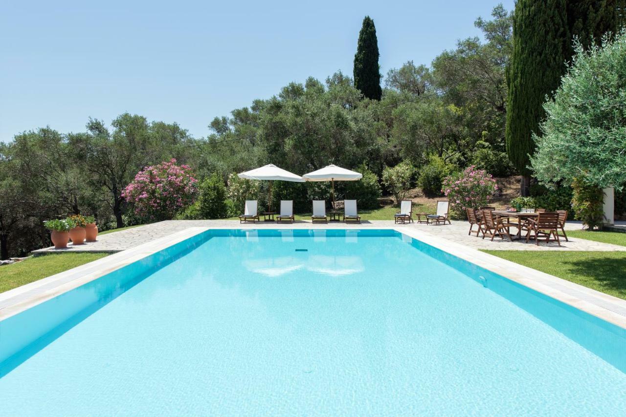 Villa Aquila Perama  Buitenkant foto